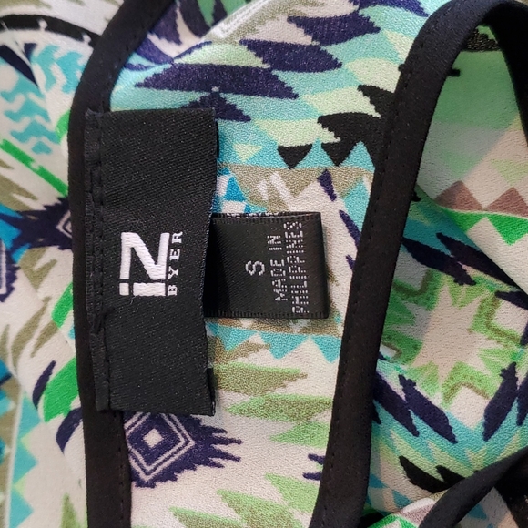 NWT small sheer Earthy tank - Picture 6 of 8